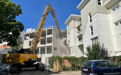 Déconstruction de 8 logements et un commerce à Val De Reuil